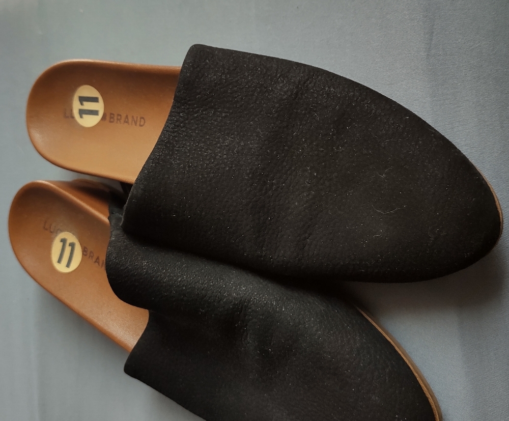 Lucky Brand pebble black leather slip on mules size 11
